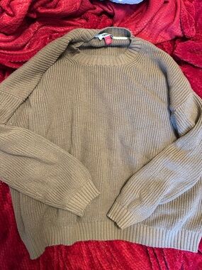 Tommy Jeans Ribbed Crewneck Sweater in Camel